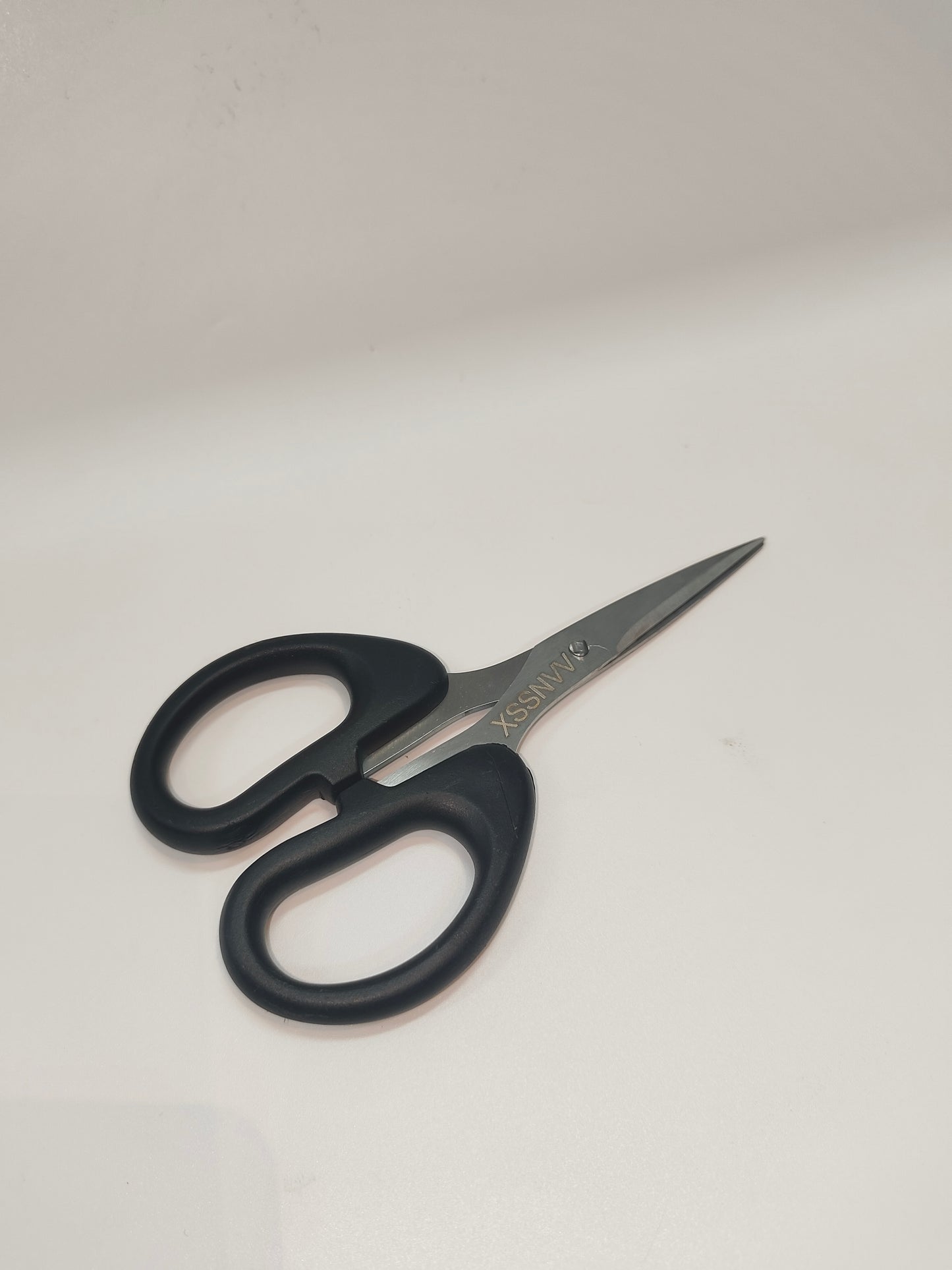 XSSNVV Durable stainless steel scissors , 200 Grams